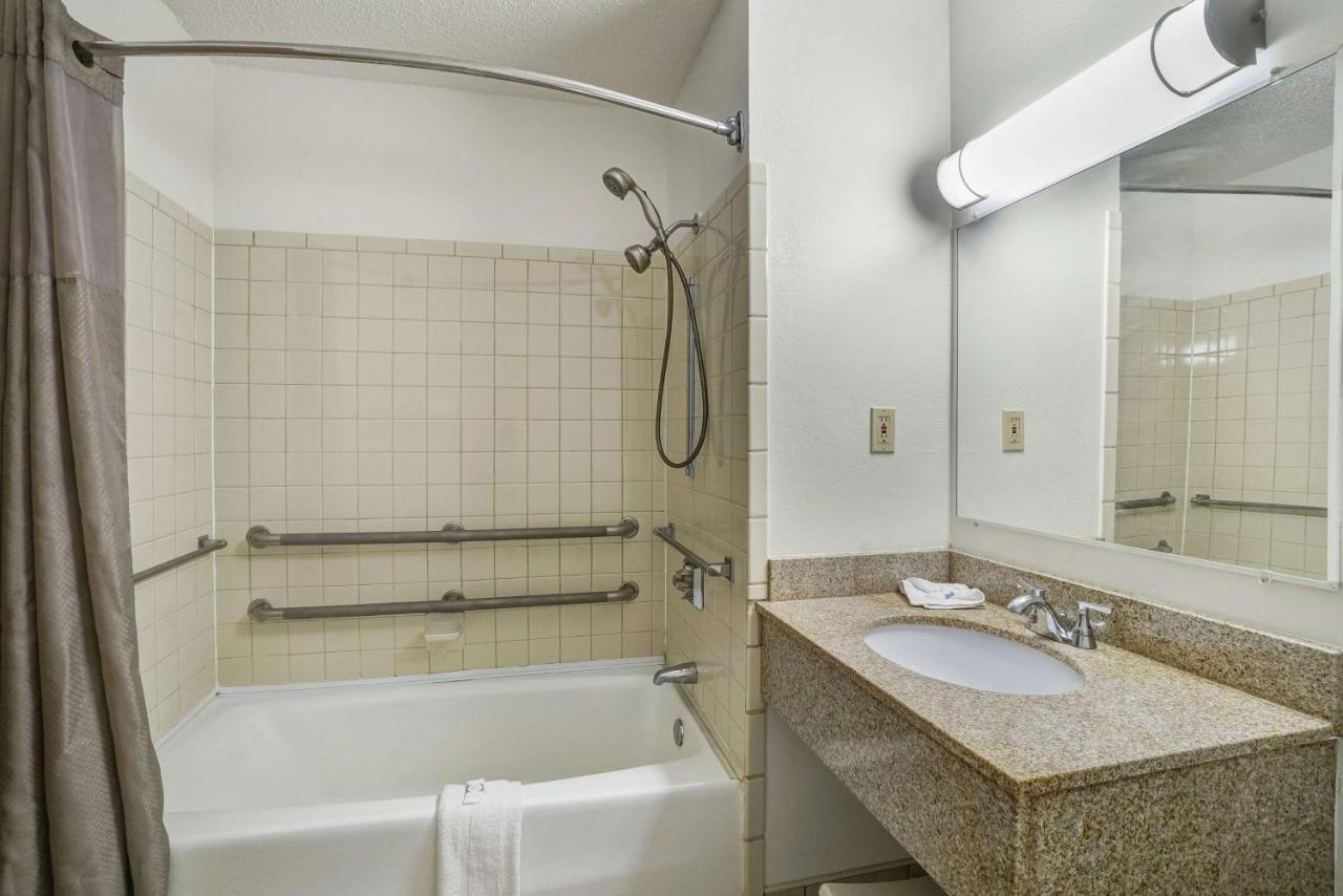 Motel 6-Montoursville, Pa - Williamsport Bagian luar foto